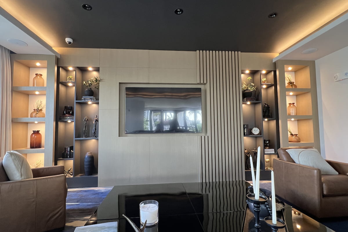 Aventura Station lounge area